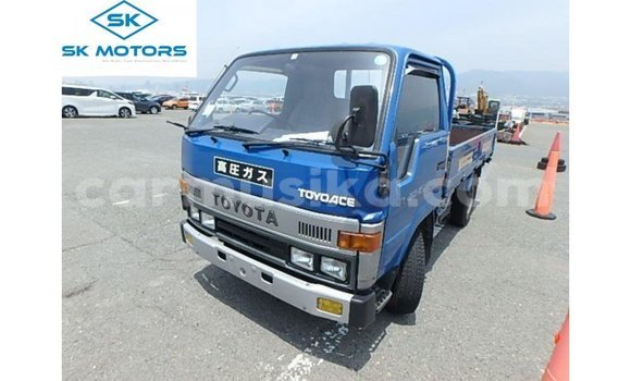 Buy Import Toyota HiAce Blue Truck in Import - Dubai in Harare