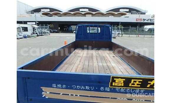 Tenga Imported Toyota HiAce Bhuruu Rori in Import - Dubai in Harare Tenga Imported Toyota HiAce Bhuruu Rori in Import - Dubai in Harare