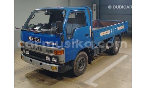 Tenga Imported Toyota HiAce Bhuruu Rori in Import - Dubai in Harare Tenga Imported Toyota HiAce Bhuruu Rori in Import - Dubai in Harare