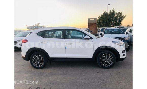 Buy Import Hyundai Tucson White Car in Import - Dubai in Harare Buy Import Hyundai Tucson White Car in Import - Dubai in Harare