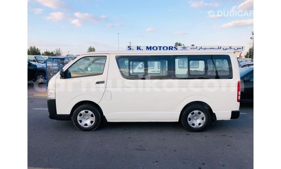 Tenga Imported Toyota Hiace Chena Mota in Import - Dubai in Harare Tenga Imported Toyota Hiace Chena Mota in Import - Dubai in Harare