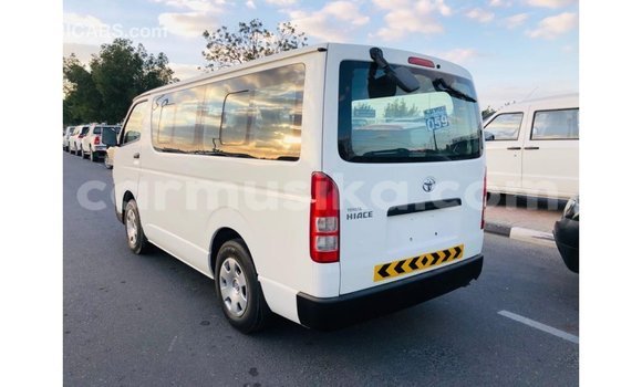 Tenga Imported Toyota Hiace Chena Mota in Import - Dubai in Harare Tenga Imported Toyota Hiace Chena Mota in Import - Dubai in Harare