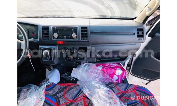 Tenga Imported Toyota Hiace Chena Mota in Import - Dubai in Harare Tenga Imported Toyota Hiace Chena Mota in Import - Dubai in Harare