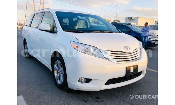 Tenga Imported Toyota Sienna Chena Mota in Import - Dubai in Harare Tenga Imported Toyota Sienna Chena Mota in Import - Dubai in Harare