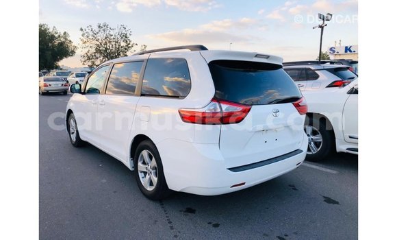 Tenga Imported Toyota Sienna Chena Mota in Import - Dubai in Harare Tenga Imported Toyota Sienna Chena Mota in Import - Dubai in Harare