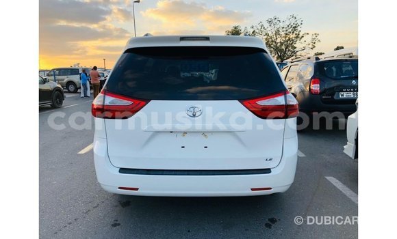 Tenga Imported Toyota Sienna Chena Mota in Import - Dubai in Harare Tenga Imported Toyota Sienna Chena Mota in Import - Dubai in Harare