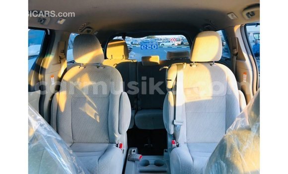 Tenga Imported Toyota Sienna Chena Mota in Import - Dubai in Harare Tenga Imported Toyota Sienna Chena Mota in Import - Dubai in Harare