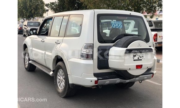 Buy Import Mitsubishi Pajero White Car in Import - Dubai in Harare Buy Import Mitsubishi Pajero White Car in Import - Dubai in Harare