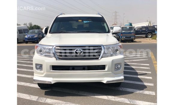 Buy Import Toyota Land Cruiser White Car in Import - Dubai in Harare Buy Import Toyota Land Cruiser White Car in Import - Dubai in Harare
