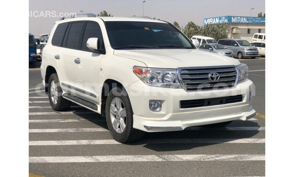Buy Import Toyota Land Cruiser White Car in Import - Dubai in Harare Buy Import Toyota Land Cruiser White Car in Import - Dubai in Harare
