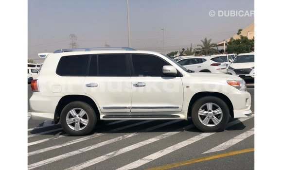 Buy Import Toyota Land Cruiser White Car in Import - Dubai in Harare Buy Import Toyota Land Cruiser White Car in Import - Dubai in Harare