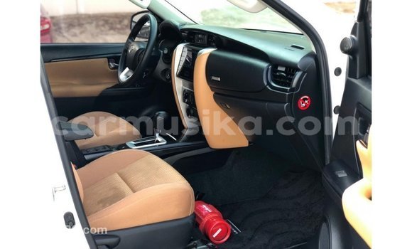 Buy Import Toyota Fortuner White Car in Import - Dubai in Harare Buy Import Toyota Fortuner White Car in Import - Dubai in Harare