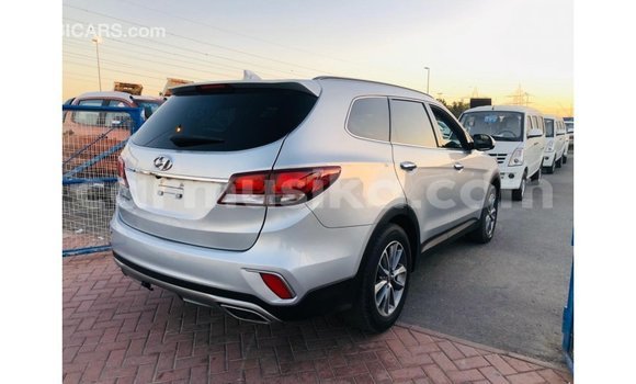 Tenga Imported Hyundai Santa Fe Zvimwe Mota in Import - Dubai in Harare Tenga Imported Hyundai Santa Fe Zvimwe Mota in Import - Dubai in Harare