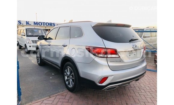 Tenga Imported Hyundai Santa Fe Zvimwe Mota in Import - Dubai in Harare Tenga Imported Hyundai Santa Fe Zvimwe Mota in Import - Dubai in Harare