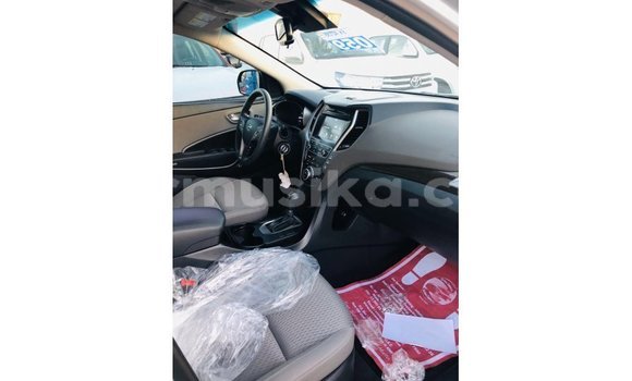 Tenga Imported Hyundai Santa Fe Zvimwe Mota in Import - Dubai in Harare Tenga Imported Hyundai Santa Fe Zvimwe Mota in Import - Dubai in Harare