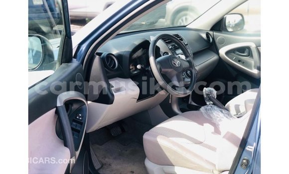 Buy Import Toyota HiAce Blue Truck in Import - Dubai in Harare Buy Import Toyota HiAce Blue Truck in Import - Dubai in Harare