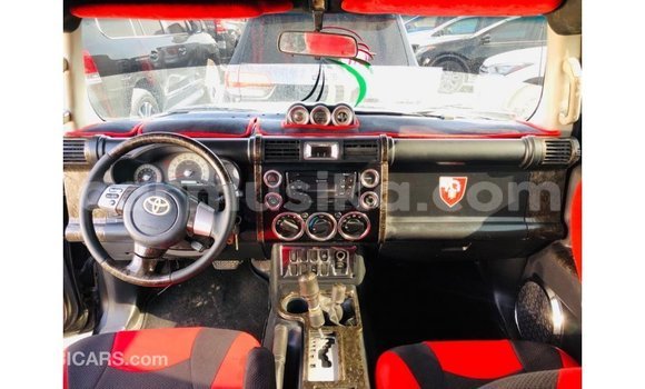 Buy Import Toyota FJ Cruiser Black Car in Import - Dubai in Harare Buy Import Toyota FJ Cruiser Black Car in Import - Dubai in Harare
