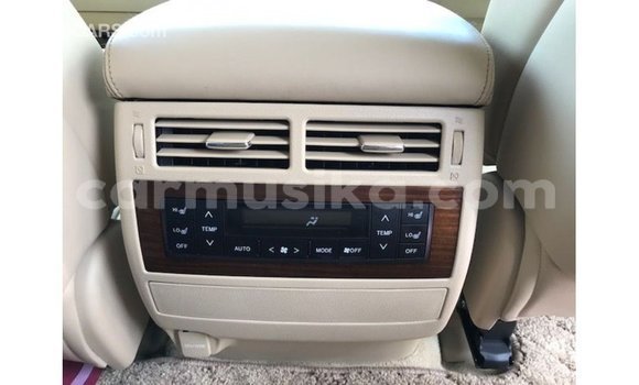 Nunua Imported Toyota Land Cruiser Nyeupe Gari ndani ya Import - Dubai nchini Harare Nunua Imported Toyota Land Cruiser Nyeupe Gari ndani ya Import - Dubai nchini Harare