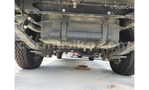 Tenga Imported Toyota Land Cruiser Chena Mota in Import - Dubai in Harare Tenga Imported Toyota Land Cruiser Chena Mota in Import - Dubai in Harare