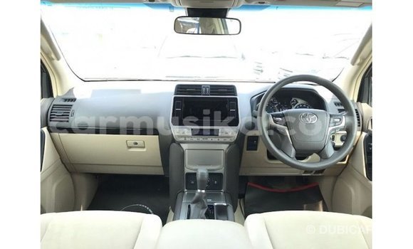 Tenga Imported Toyota Prado Bhurawuni Mota in Import - Dubai in Harare Tenga Imported Toyota Prado Bhurawuni Mota in Import - Dubai in Harare