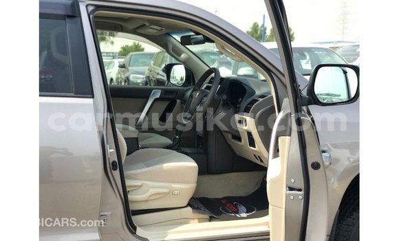 Tenga Imported Toyota Prado Bhurawuni Mota in Import - Dubai in Harare Tenga Imported Toyota Prado Bhurawuni Mota in Import - Dubai in Harare