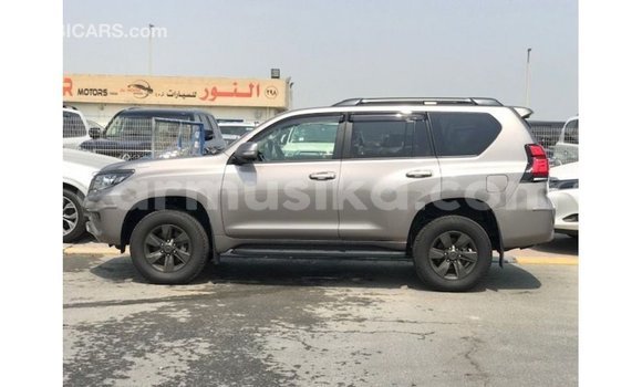Tenga Imported Toyota Prado Bhurawuni Mota in Import - Dubai in Harare Tenga Imported Toyota Prado Bhurawuni Mota in Import - Dubai in Harare