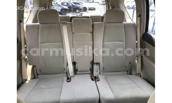Tenga Imported Toyota Prado Bhurawuni Mota in Import - Dubai in Harare Tenga Imported Toyota Prado Bhurawuni Mota in Import - Dubai in Harare