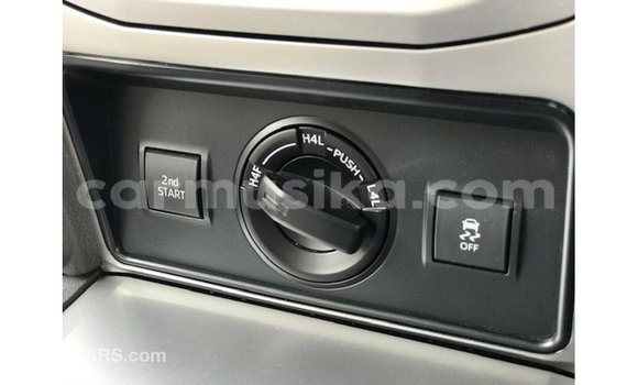 Tenga Imported Toyota Prado Bhurawuni Mota in Import - Dubai in Harare Tenga Imported Toyota Prado Bhurawuni Mota in Import - Dubai in Harare