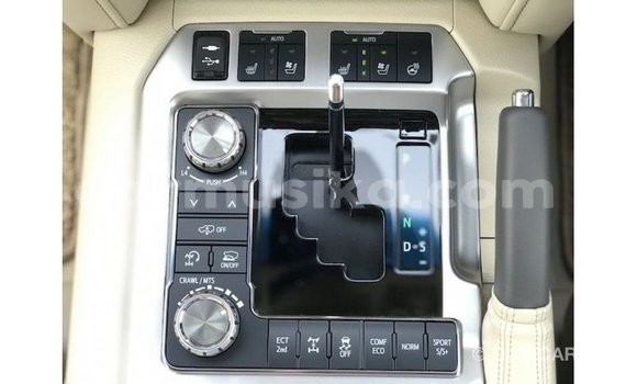 Nunua Imported Toyota Land Cruiser Nyeupe Gari ndani ya Import - Dubai nchini Harare Nunua Imported Toyota Land Cruiser Nyeupe Gari ndani ya Import - Dubai nchini Harare