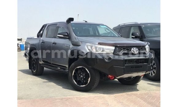 Tenga Imported Toyota Hilux Zvimwe Mota in Import - Dubai in Harare