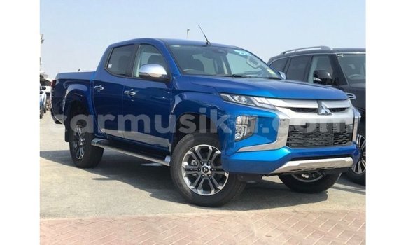 Tenga Imported Mitsubishi i Bhuruu Mota in Import - Dubai in Harare