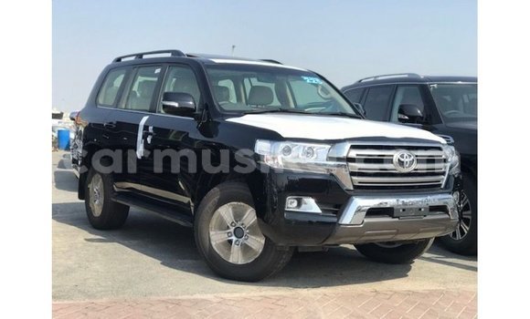 Tenga Imported Toyota Land Cruiser Nhema Mota in Import - Dubai in Harare