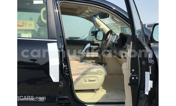 Nunua Imported Toyota Land Cruiser Nyeusi Gari ndani ya Import - Dubai nchini Harare Nunua Imported Toyota Land Cruiser Nyeusi Gari ndani ya Import - Dubai nchini Harare