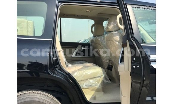 Nunua Imported Toyota Land Cruiser Nyeusi Gari ndani ya Import - Dubai nchini Harare Nunua Imported Toyota Land Cruiser Nyeusi Gari ndani ya Import - Dubai nchini Harare