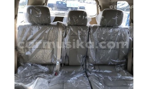 Nunua Imported Toyota Land Cruiser Nyeusi Gari ndani ya Import - Dubai nchini Harare Nunua Imported Toyota Land Cruiser Nyeusi Gari ndani ya Import - Dubai nchini Harare