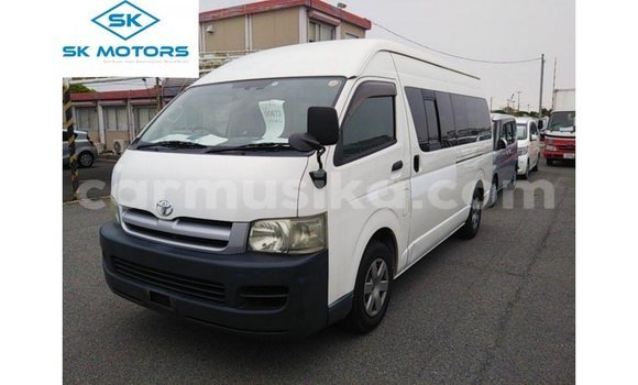 Acheter Import Voiture Toyota Hiace Blanc à Import - Dubai, Harare