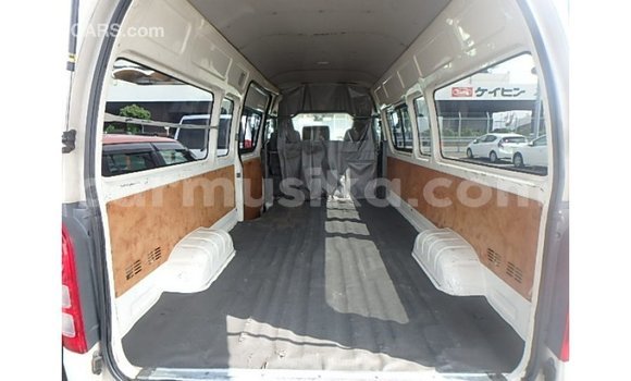 Tenga Imported Toyota Hiace Chena Mota in Import - Dubai in Harare Tenga Imported Toyota Hiace Chena Mota in Import - Dubai in Harare