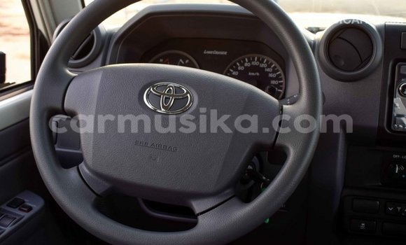 Tenga Imported Toyota Land Cruiser Chena Mota in Import - Dubai in Harare Tenga Imported Toyota Land Cruiser Chena Mota in Import - Dubai in Harare