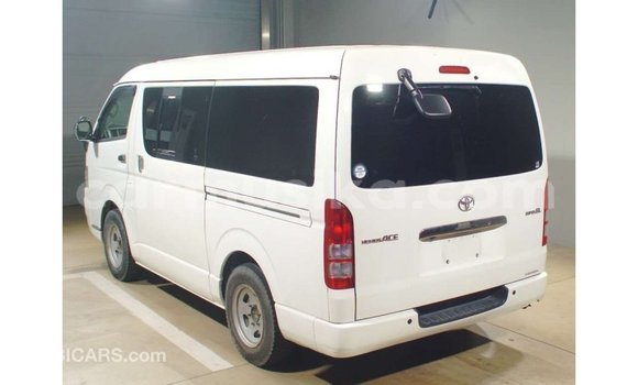 Tenga Imported Toyota Hiace Chena Mota in Import - Dubai in Harare Tenga Imported Toyota Hiace Chena Mota in Import - Dubai in Harare