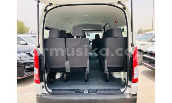 Buy Import Toyota Hiace White Car in Import - Dubai in Harare Buy Import Toyota Hiace White Car in Import - Dubai in Harare
