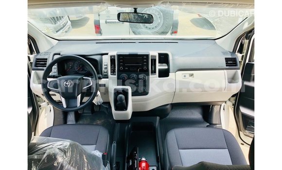 Buy Import Toyota Hiace White Car in Import - Dubai in Harare Buy Import Toyota Hiace White Car in Import - Dubai in Harare
