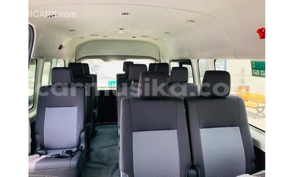 Buy Import Toyota Hiace White Car in Import - Dubai in Harare Buy Import Toyota Hiace White Car in Import - Dubai in Harare