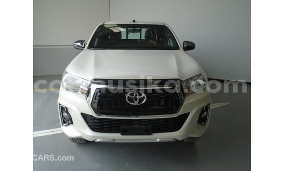 Acheter Import Voiture Toyota Hilux Blanc à Import - Dubai, Harare Acheter Import Voiture Toyota Hilux Blanc à Import - Dubai, Harare