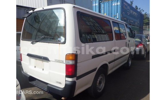 Tenga Imported Toyota Hiace Chena Mota in Import - Dubai in Harare Tenga Imported Toyota Hiace Chena Mota in Import - Dubai in Harare