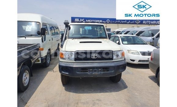 Acheter Import Voiture Toyota Land Cruiser Blanc à Import - Dubai, Harare