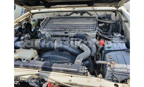 Tenga Imported Toyota Land Cruiser Chena Mota in Import - Dubai in Harare Tenga Imported Toyota Land Cruiser Chena Mota in Import - Dubai in Harare