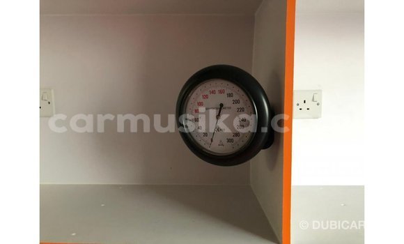 Buy Import Toyota Hiace White Car in Import - Dubai in Harare Buy Import Toyota Hiace White Car in Import - Dubai in Harare