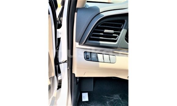 Acheter Import Voiture Hyundai Elantra Blanc à Import - Dubai, Harare Acheter Import Voiture Hyundai Elantra Blanc à Import - Dubai, Harare