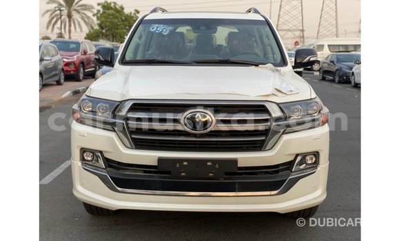 Buy Import Toyota DA White Truck in Import - Dubai in Harare Buy Import Toyota DA White Truck in Import - Dubai in Harare