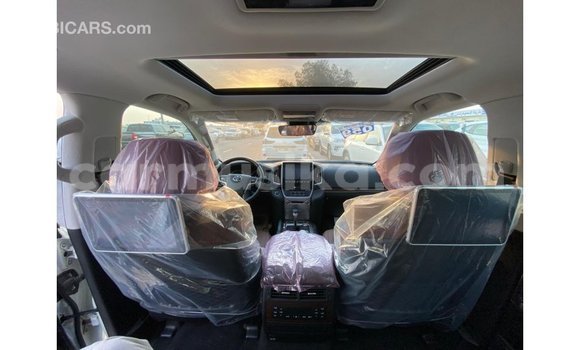 Buy Import Toyota DA White Truck in Import - Dubai in Harare Buy Import Toyota DA White Truck in Import - Dubai in Harare